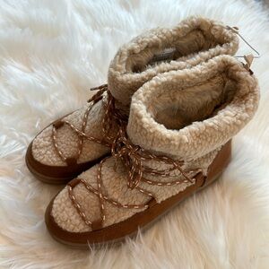 Faux fur booties
